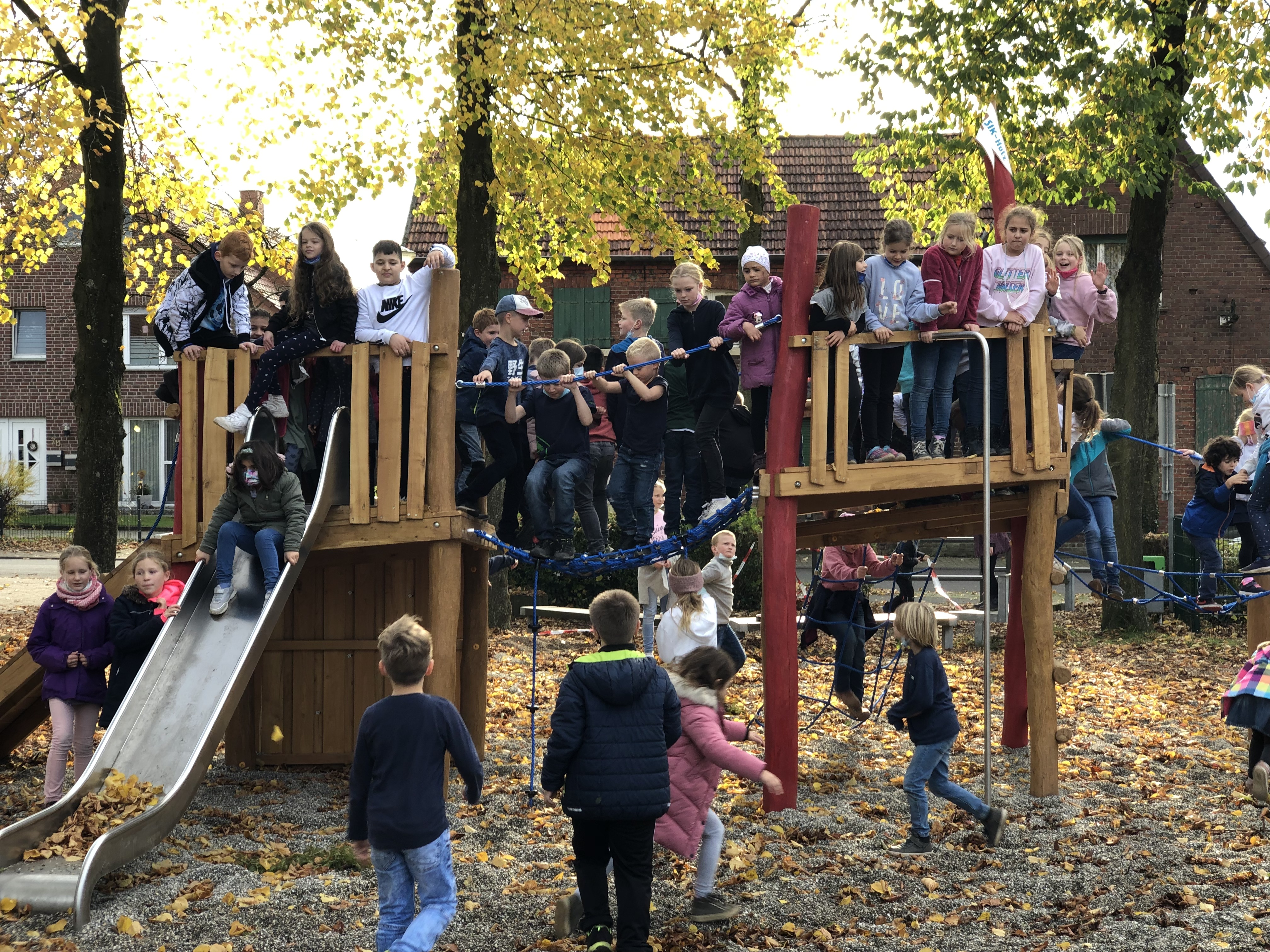 20105434 F4E4 485C AFF3 4A2BABAD9347