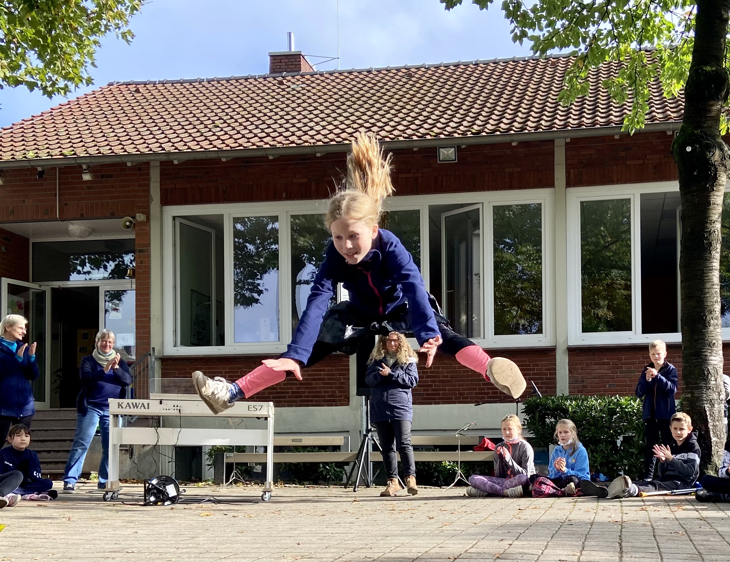 DA68CE14-39FF-4A80-8642-A86D64988E99